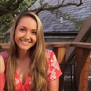 Meet your Posher, Nicole